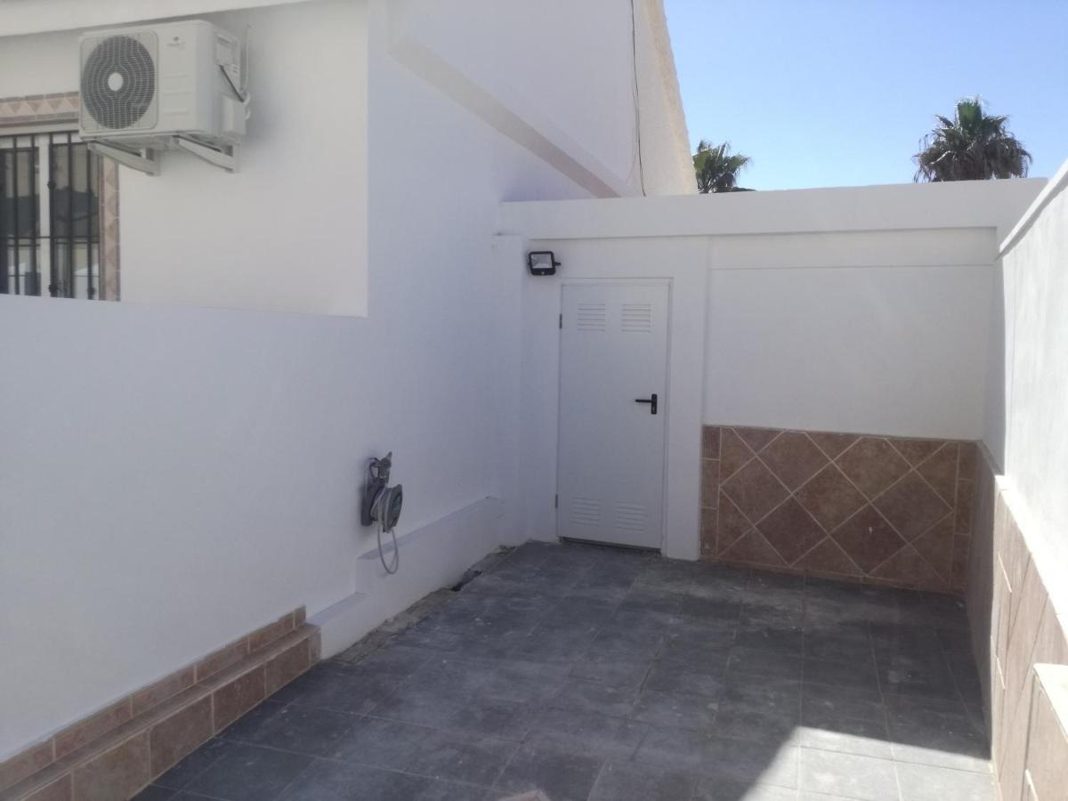 2 Bedroom Newly Renovated Bungalow Close To Bars & Restaurants Los Alcazares Exterior photo