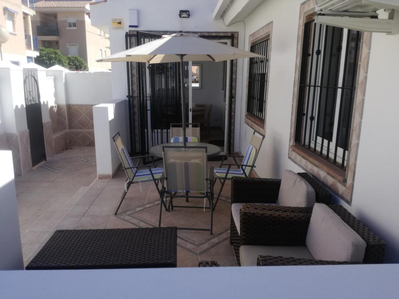 2 Bedroom Newly Renovated Bungalow Close To Bars & Restaurants Los Alcazares Exterior photo