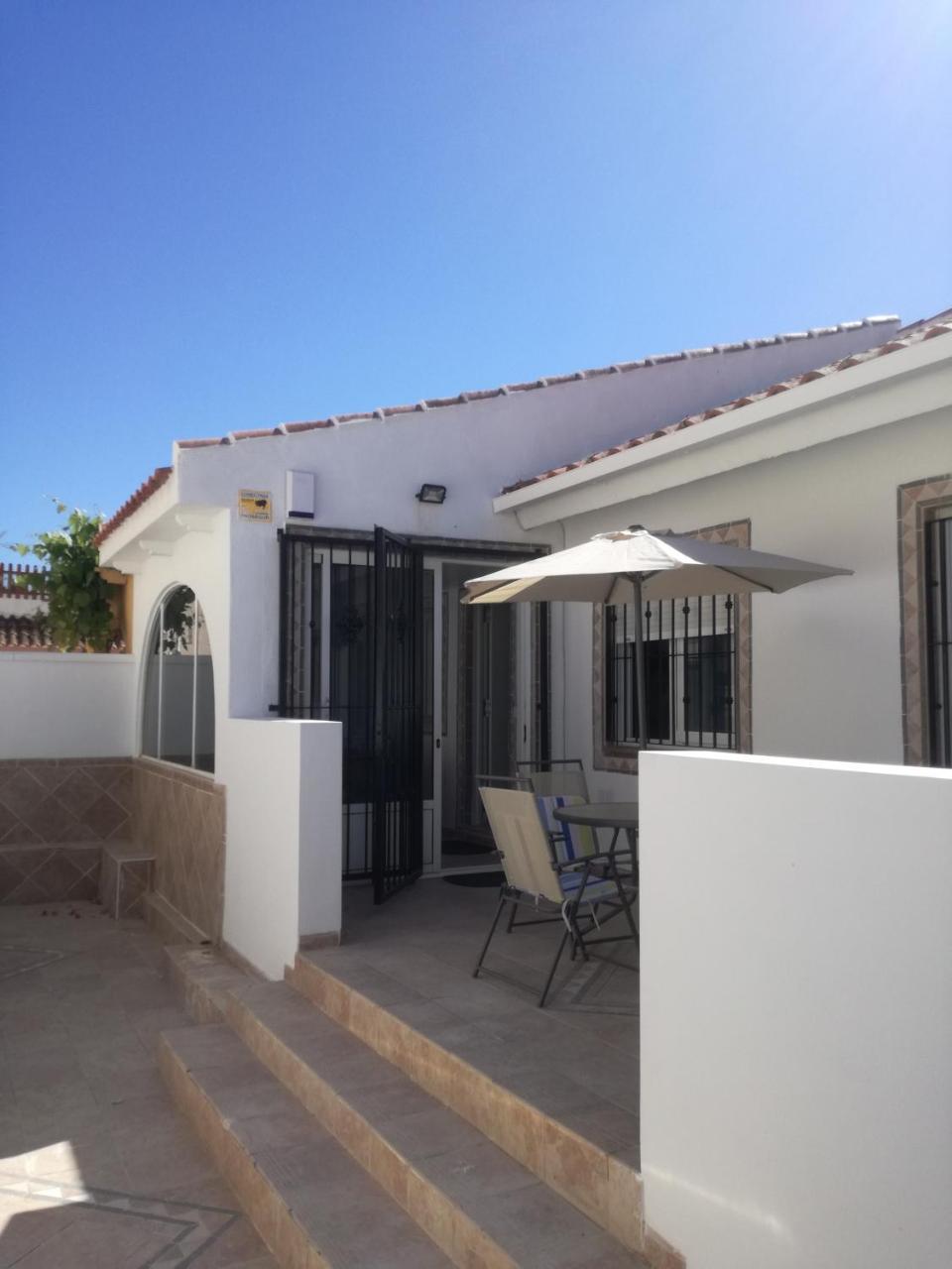 2 Bedroom Newly Renovated Bungalow Close To Bars & Restaurants Los Alcazares Exterior photo